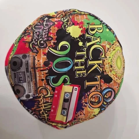 Bob 90: Reviva os anos 90 com este boina icônico e colorido – photo 5